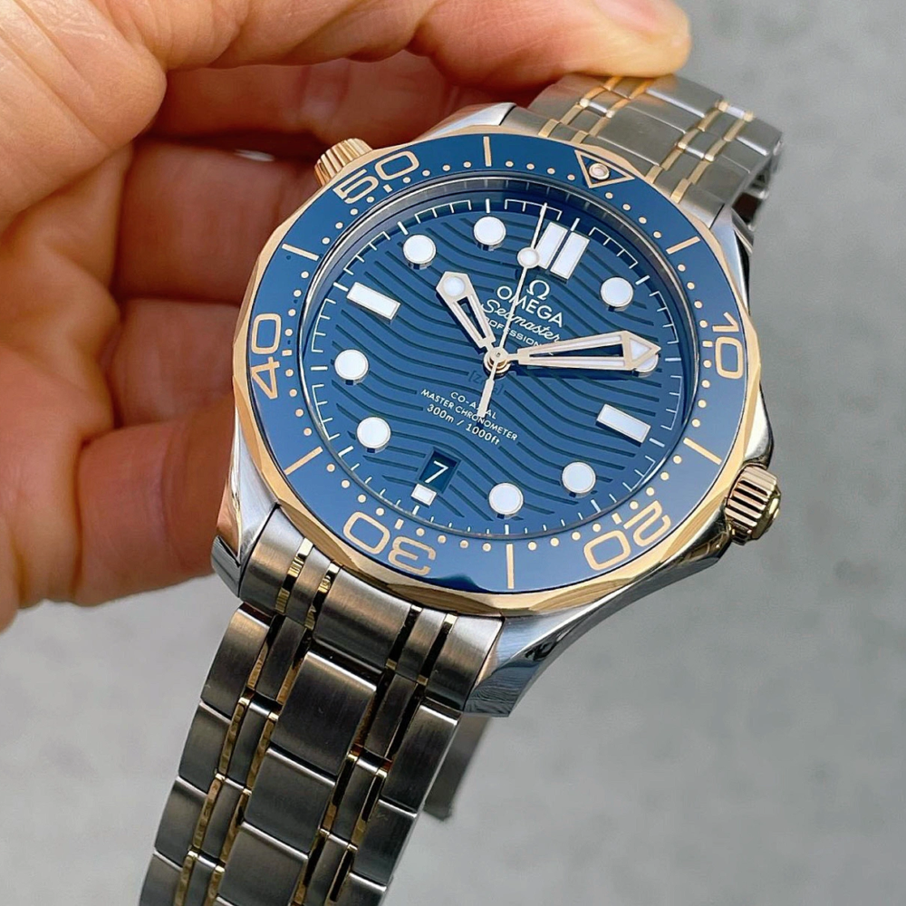 Seamaster Diver 300m Blue yellow gold 42mm 210.20.42.20.03.001